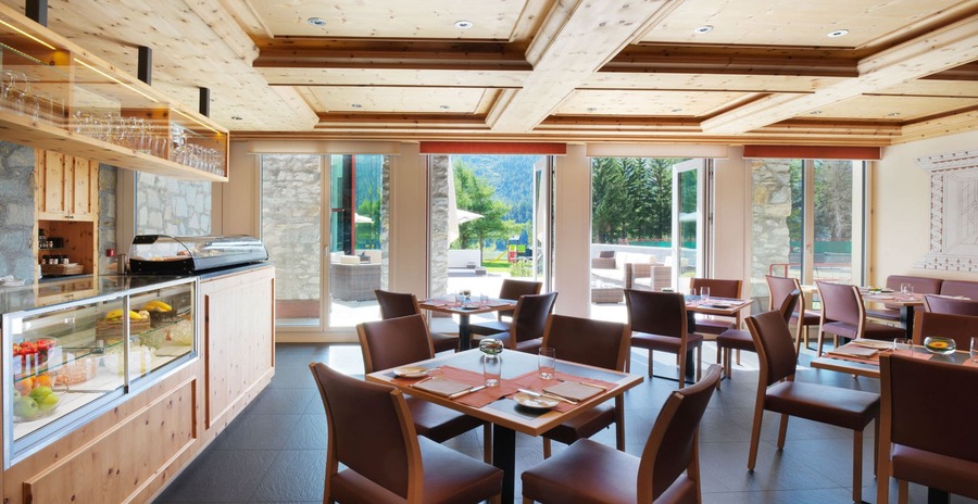 Badrutt's Palace dining image 13