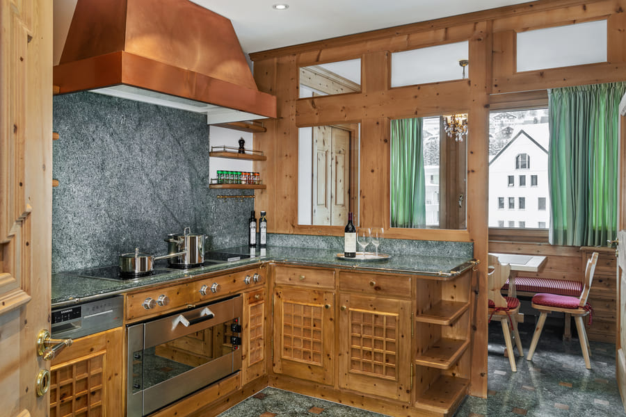 Badrutt's Palace signature suites image 4