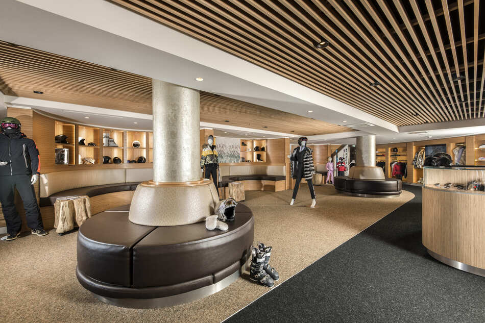 Fouquet's Courchevel ski room
