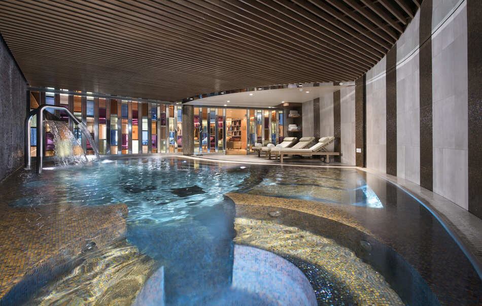 Fouquet's Courchevel spa pool