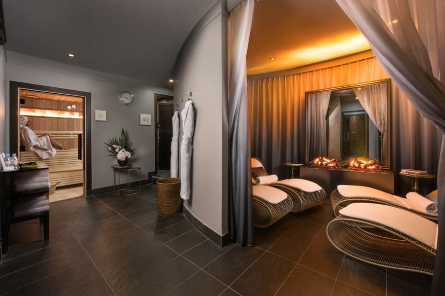 Spa Diane Barrière interior at Fouquet's Paris