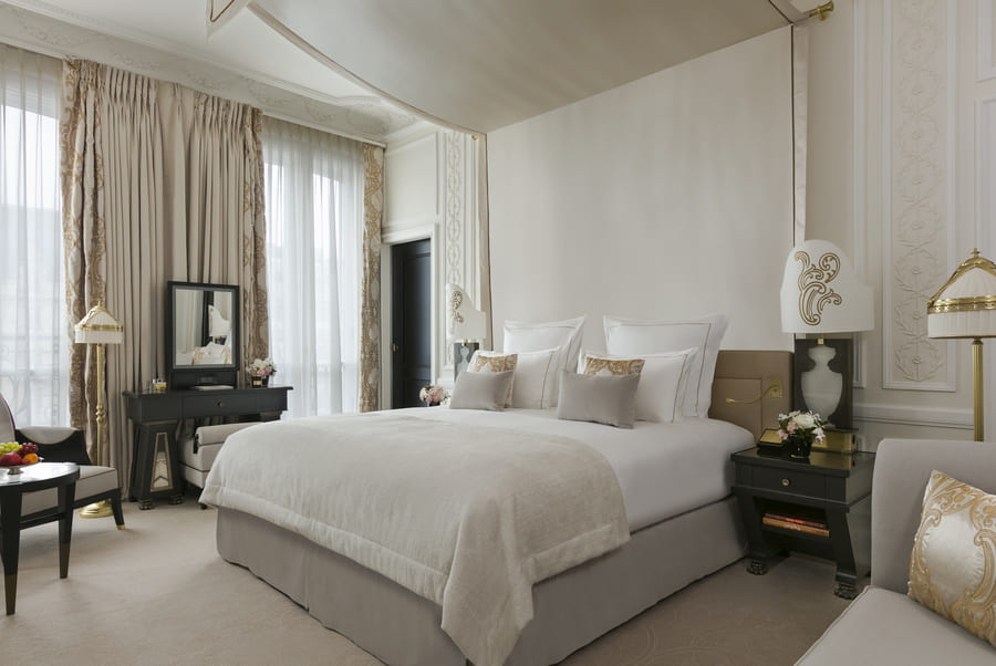 Fouquet's Paris Arc de Triomphe signature suite bedroom