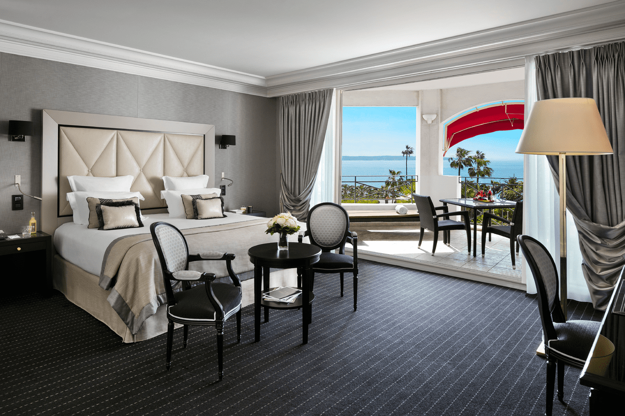 Hôtel Barrière Le Majestic room interior