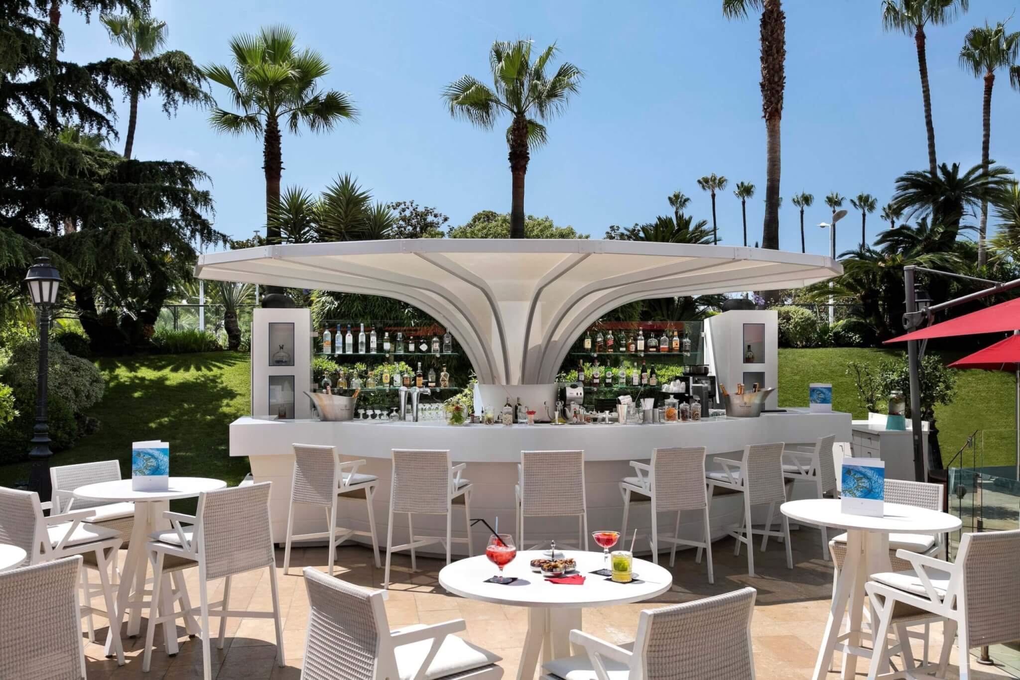 Poolside terrace at Hôtel Barrière Le Majestic