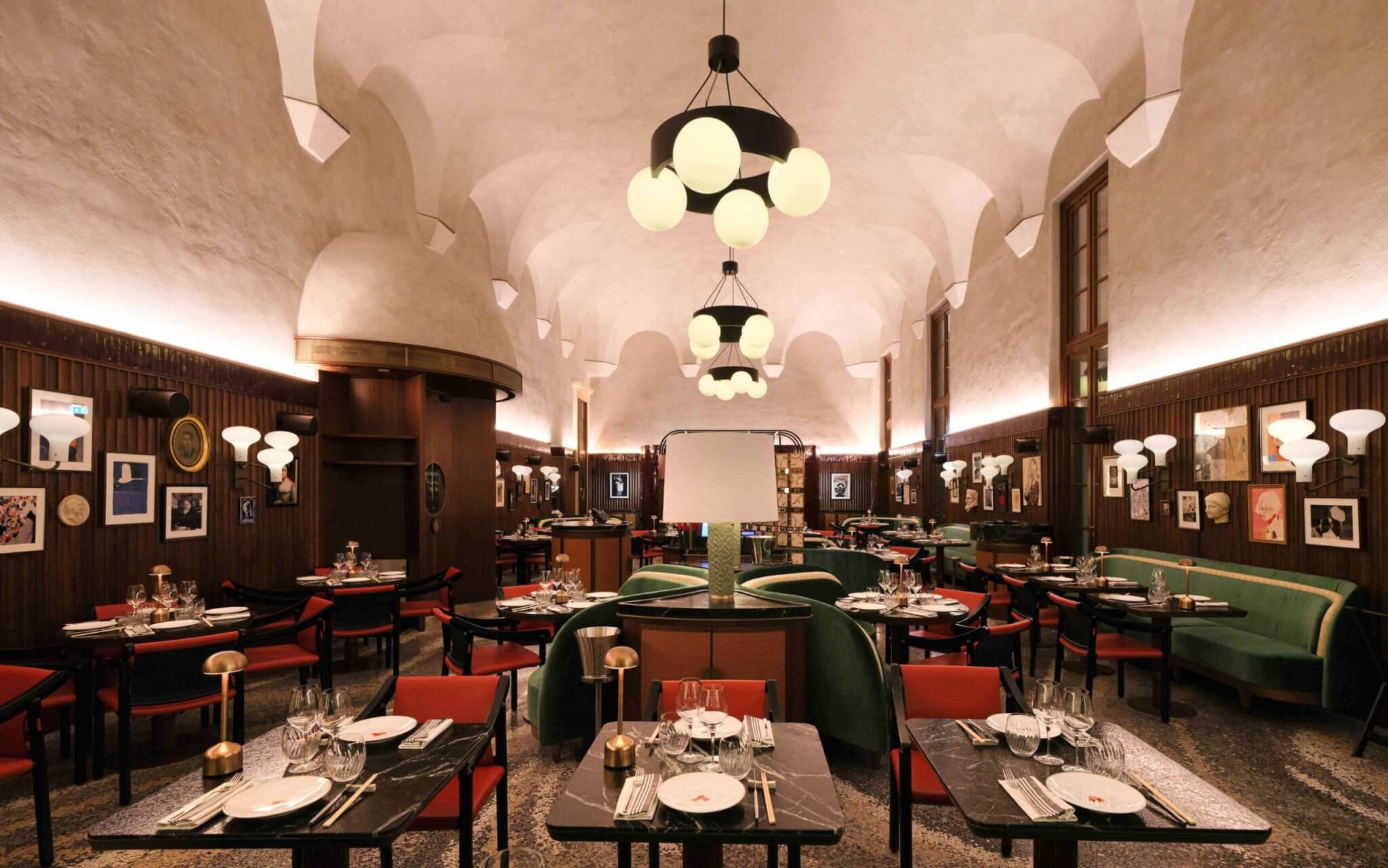 Portrait Milano dining image 14